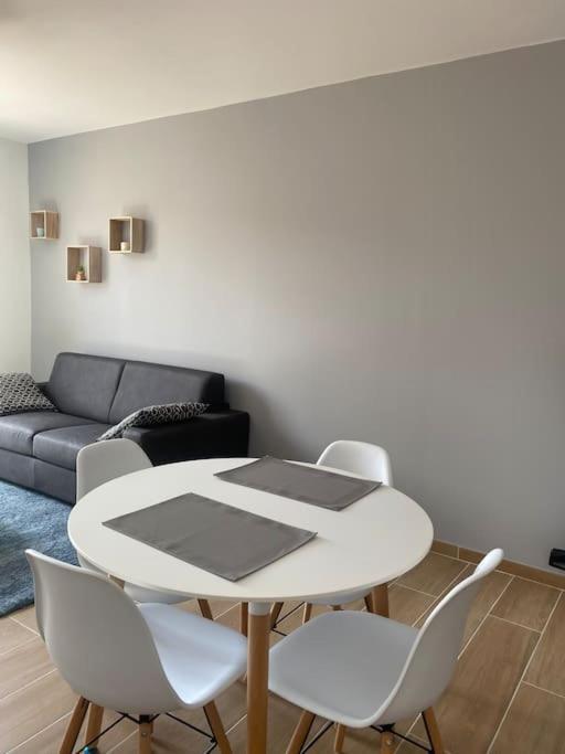 Le 102 De La Gare: Appartement Neuf Et Climatise Chalons-en-Champagne Exterior photo