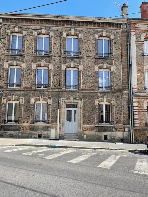 Le 102 De La Gare: Appartement Neuf Et Climatise Chalons-en-Champagne Exterior photo