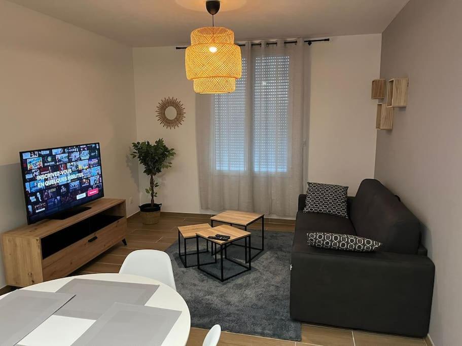 Le 102 De La Gare: Appartement Neuf Et Climatise Chalons-en-Champagne Exterior photo